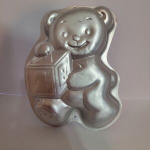 Wilton Cake Pan 1995 2105 - 8257 Teddy BEAR WITH BLOCK 1st Birthday Mold